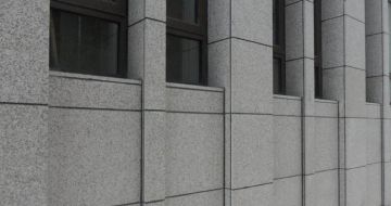 张家界芝麻灰外墙干挂石材及施工注意事项