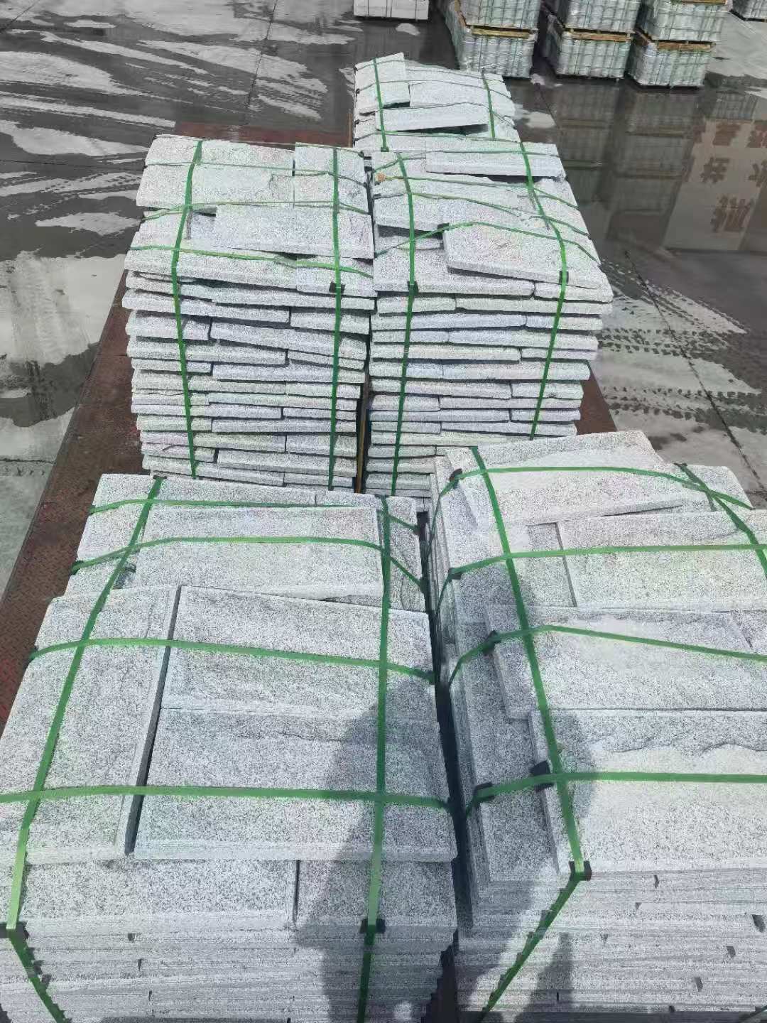 张家界 芝麻白蘑菇石装车出货