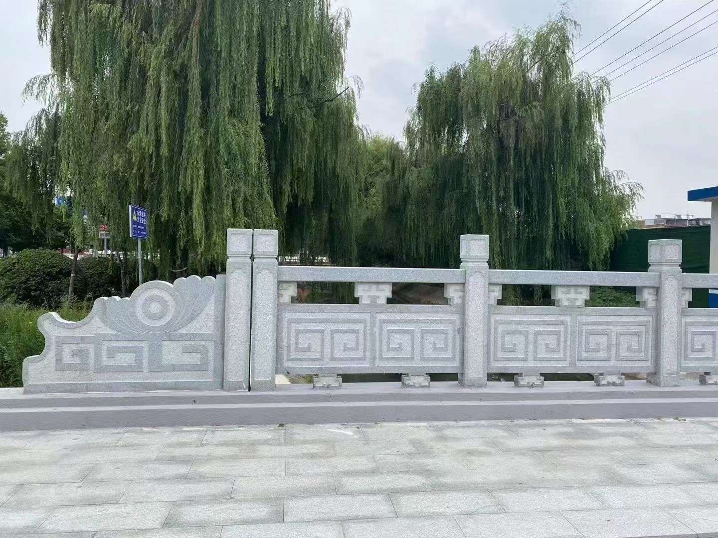 张家界 芝麻灰桥栏杆、河道栏杆安装效果