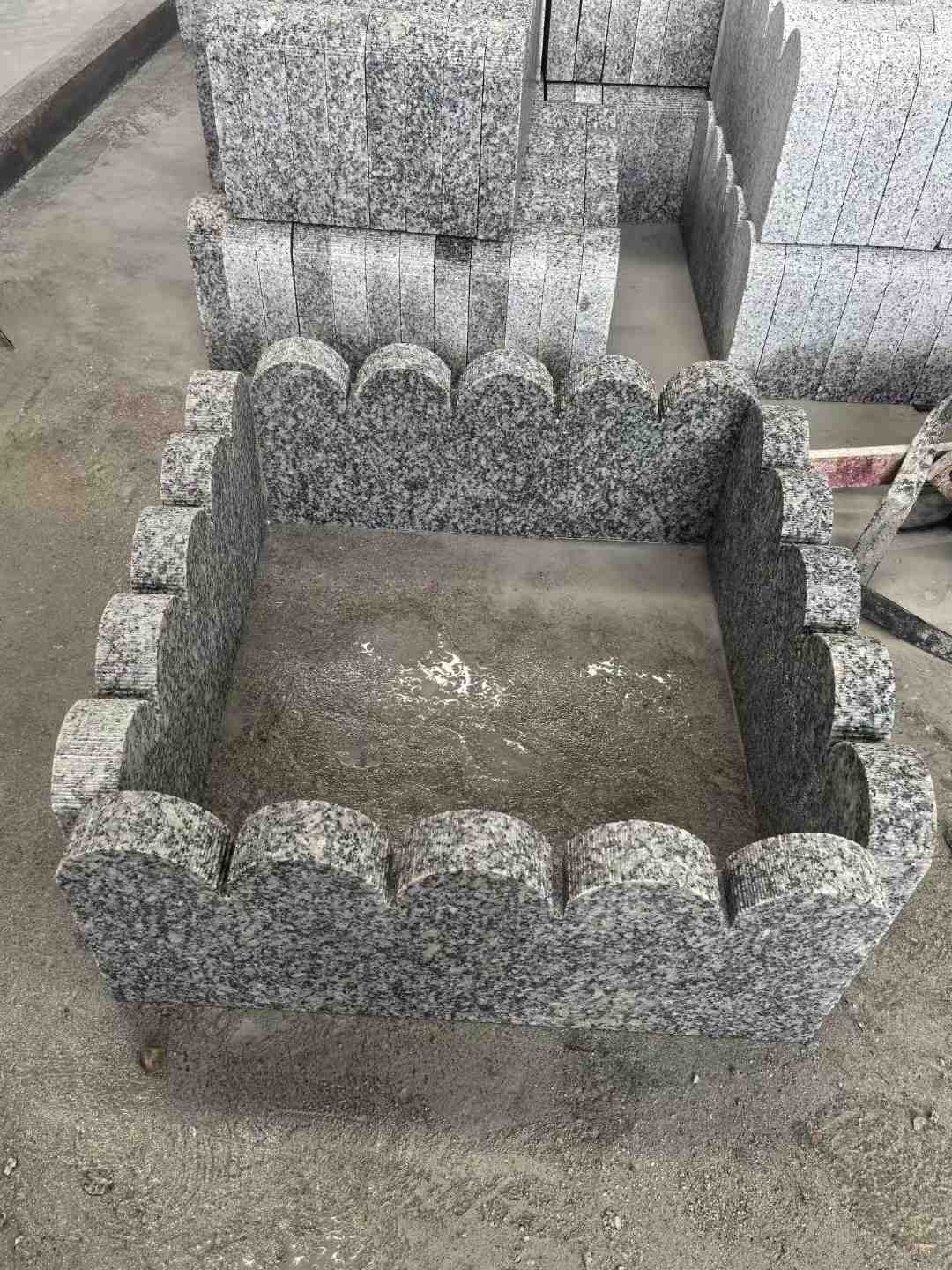 张家界 花边石、花坛围栏石、花池界石、菜园栅栏石、镶边石、波浪状界石介绍