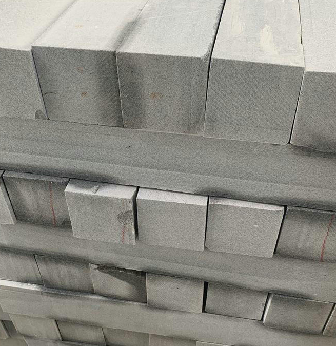 张家界芝麻灰路边石