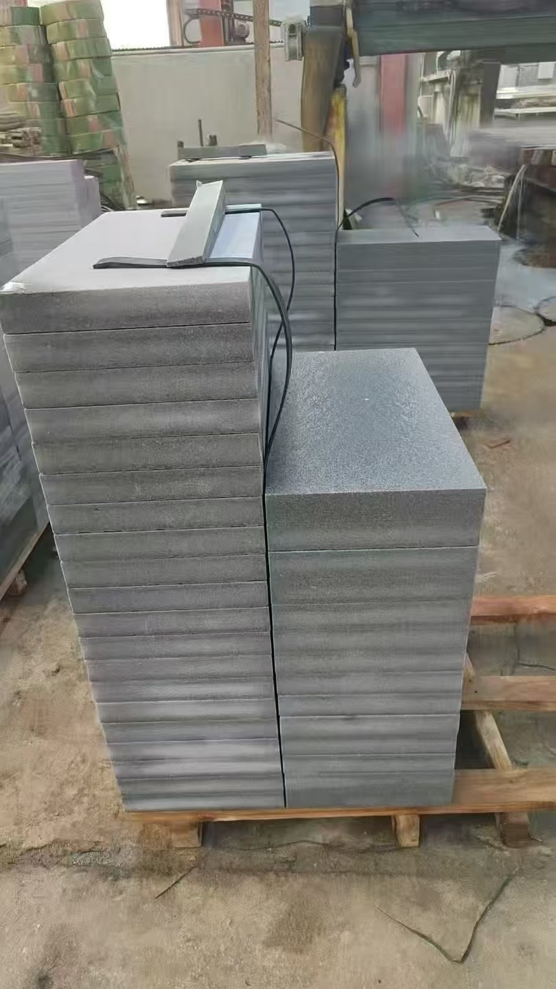 张家界 芝麻灰火烧面300*600*50地铺石材